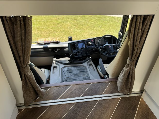 18t Empire Ultimate 5 Horsebox – Scania P320 Auto