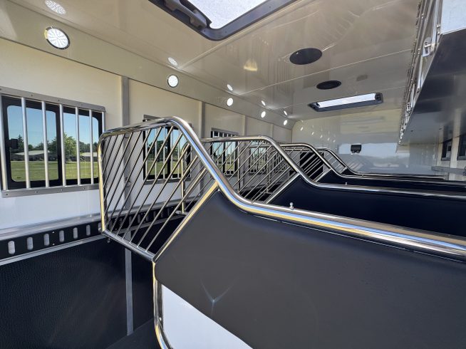 18t Empire Ultimate 5 Horsebox – Scania P320 Auto