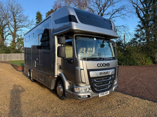7.5t Cooke Premier Luxury Horsebox