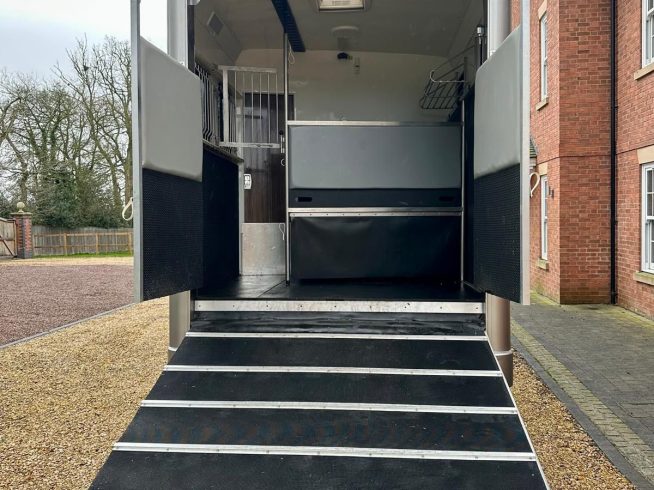 7.5t Cooke Premier Luxury Horsebox