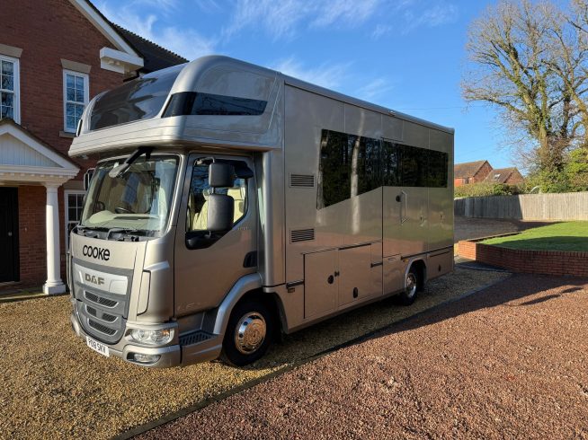 7.5t Cooke Premier Luxury Horsebox