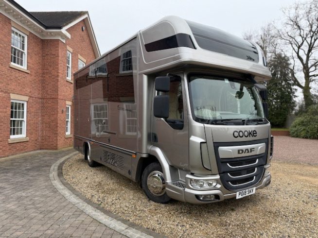 7.5t Cooke Premier Luxury Horsebox