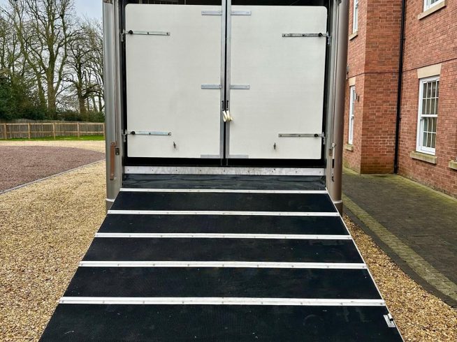 7.5t Cooke Premier Luxury Horsebox